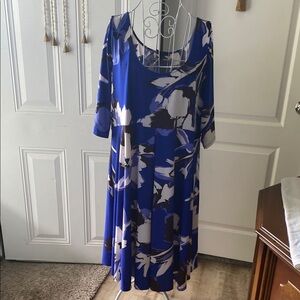 Elegant Blue Floral Dress